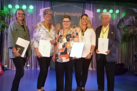 Die neuen Löwenträger aus der Südwestpfalz (von links): Stephanie Clauer, Bettina Kathary, Claudia Neuhard-Naab, Sabrina Paul un