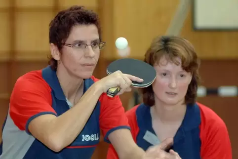 Nicht nur im Spiel gefordert: Silke Ermel (links, hier mit Sylke Bayer), die bei der TSG Zellertal auch als Sportwartin fungiert