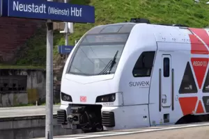 Die meisten Züge der Linie RE 1 von Saarbrücken über Kaiserslautern und Neustadt nach Mannheim sollen auch während des GDL-Strei Die meisten Züge der Linie RE 1 von Saarbrücken über Kaiserslautern und Neustadt nach Mannheim sollen auch während des GDL-Strei