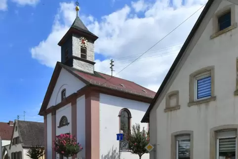 In wenigen Wochen soll die Sanierung der Dorfkirche in Duttweiler abgeschlossen sein. 