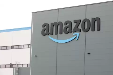  Deutschlandweit betreibt Amazon 15 Logistikzentren, darunter eines in Frankenthal mit rund 2000 (mit Saisonkräften teilweise 29