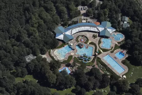 Mit dem Karlsruher Pass würde der Eintritt im Badepark für Kinder aus finanzschwachen Familien billiger.