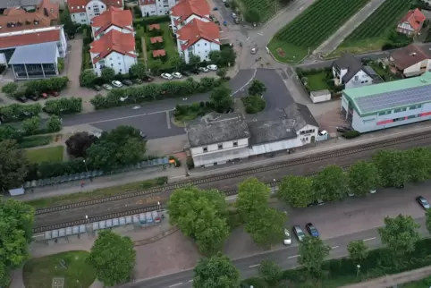 Die neuen Bushaltestellen sollen dort entstehen, wo derzeit noch Parkplätze sind. 
