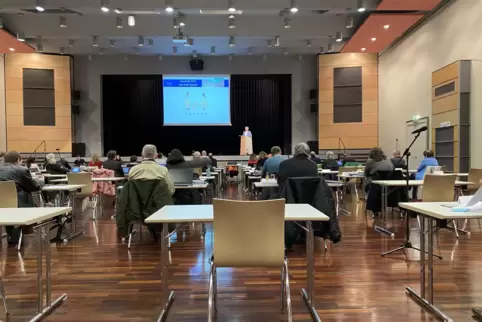 Zwischenlösung: Der Stadtrat tagt in der Stadthalle.