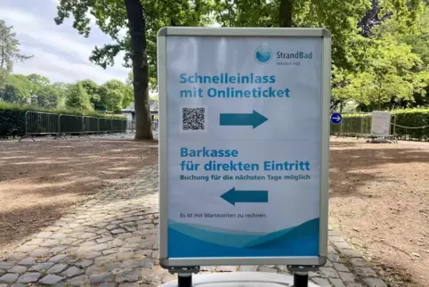 Eintrittskarten fürs Strandbad gab es in dieser Saison sowohl über ein Onlinesystem als auch direkt am Eingang zum Gelände. Eintrittskarten fürs Strandbad gab es in dieser Saison sowohl über ein Onlinesystem als auch direkt am Eingang zum Gelände.