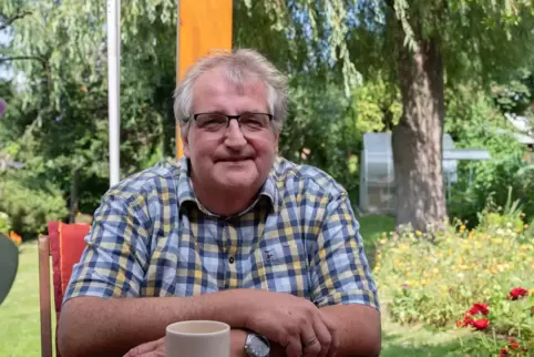 Im Garten hält sich Frank Eschrich gerne auf. Dort kümmert er sich vor allem ums Gemüse. 