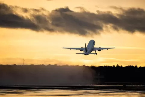 Das Flugzeug ist das Verkehrsmittel, das Umwelt und Klima am stärksten belastet. 