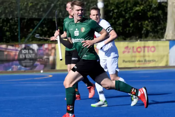 Tim Ehret, der zur Aufstiegsrunde vom Mannheimer HC nach Frankenthal kam, soll die Fäden im Mittelfeld ziehen.