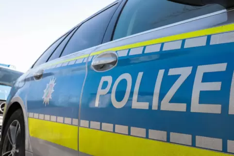 Der Mann hätte wirklich nicht Roller fahren dürfen. 