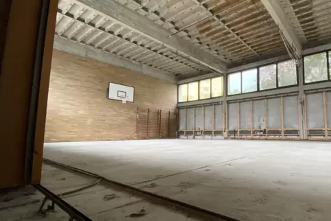Nach dem Hauptgebäude, das 2020 saniert wurde, ist nun die Sporthalle der Carl-Bosch-Schule dran. Nach dem Hauptgebäude, das 2020 saniert wurde, ist nun die Sporthalle der Carl-Bosch-Schule dran.