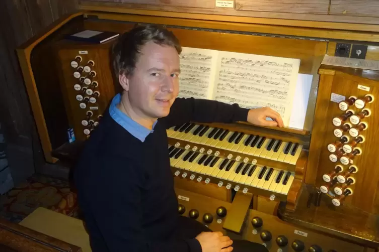 Organist und Tenor Martin Erhard. 