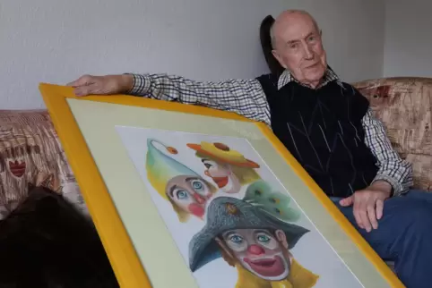 Ralf Dömmling mit einem seiner Werke. 