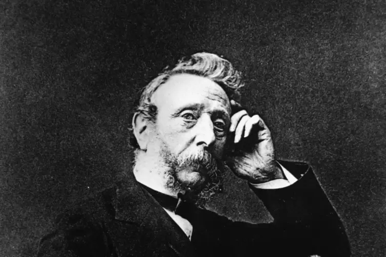 Dieses Foto, um 1880 aufgenommen, zeigt den englischen Arzt und Mikrophotographen Richard Leach. Er erfand 1871 die Bromsilberge