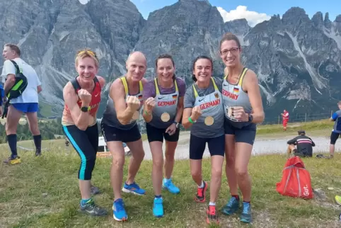 Starkes TSG-Team beim ersten Auftritt in Österreich: Sonja Deiß, Ralf Matheis, Astrid Eisenbarth, Josefa Matheis und Christina S