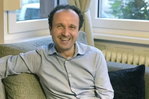 Fühlt sich zu Hause am wohlsten: Liborio Ciccarello in seinem Wohnzimmer.