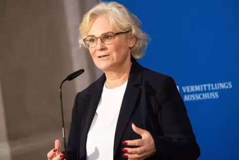Bundesfamilienministerin Christine Lambrecht (SPD) sprach von einer „ganz wichtigen Weichenstellung – für mehr Bildungsgerechtig