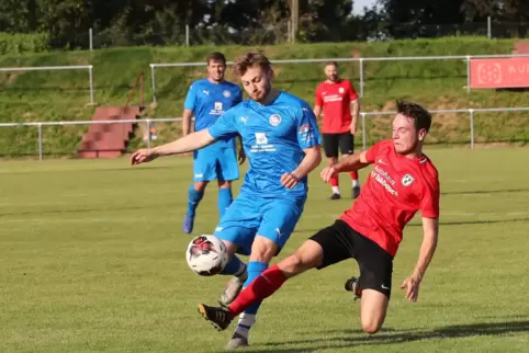 Erst vor wenigen Wochen im Kreispokalfinale, jetzt auf bestem Weg zurück: Tom Ruhnke (rechts).