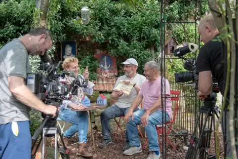  Das Filmteam um Steffen Bohn und Broern Kroner hat Peter Hamburger und Roland Häfele (von links nach rechts) fest im Blick. Kam