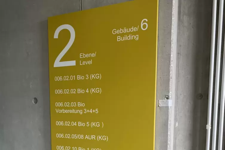 Orientierungshilfe: In jedem Stockwerk dominiert eine andere Farbe.