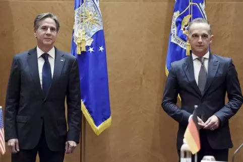 Antony Blinken (links), Außenminister der USA, und Heiko Maas (SPD), Außenminister von Deutschland, beim Treffen auf dem US-Luft