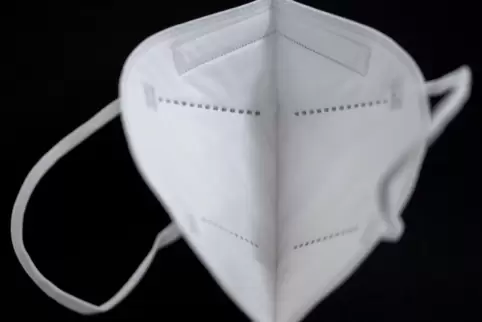 Die Maske soll weitestgehen stecken bleiben. Die Maske soll weitestgehen stecken bleiben.