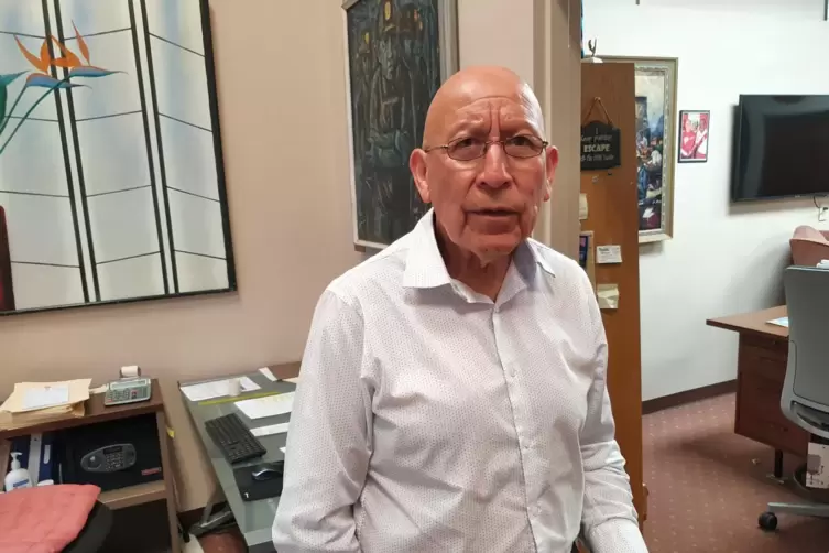 Amilcar Arroyo hat es hier vom Tomatenpacker zum Zeitungsverleger gebracht.