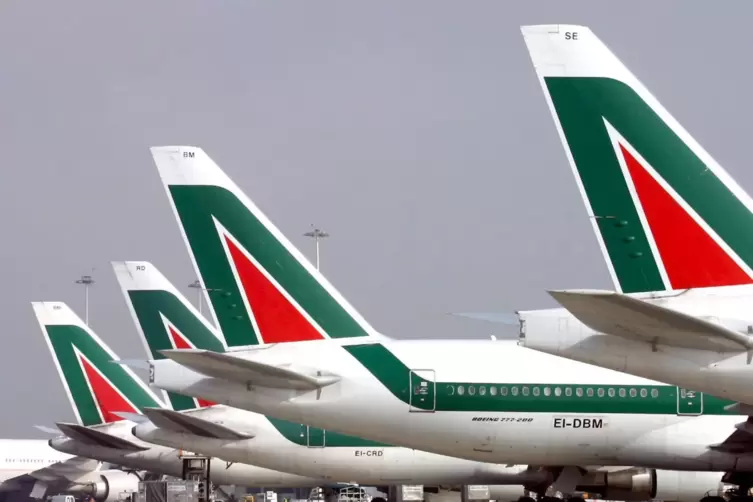 Dümpelt seit längerem an der Grenze zur Insolvenz herum: Die italienische Fluggesellschaft Alitalia. 