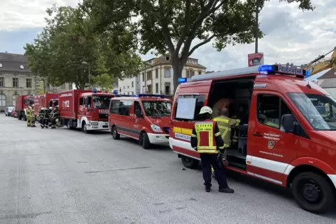 Die Feuerwehr war mit einem Großaufgebot vor Ort. 