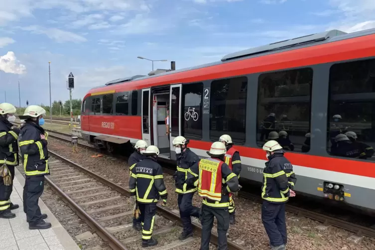 Aus diesem Zug lief Diesel&ouml;l aus. 