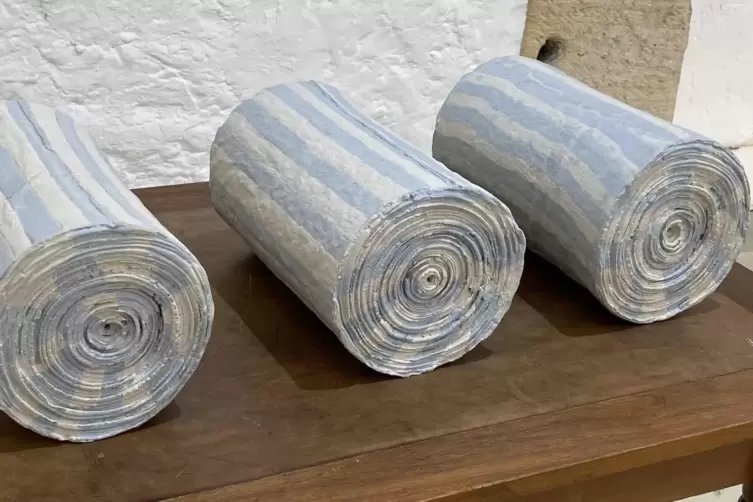 Sieht flauschig aus, ist es aber kein bisschen: das Werk &bdquo;Familienbesitz&ldquo; von Anke M&uuml;ffelmann im Atelier Zeit/Narum.