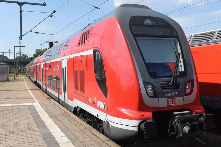 Der RE 70 von Mannheim nach Frankfurt ist oft wichtig für Reisen mit Nahverkehrsticket aus der Pfalz in Richtung Norden. 