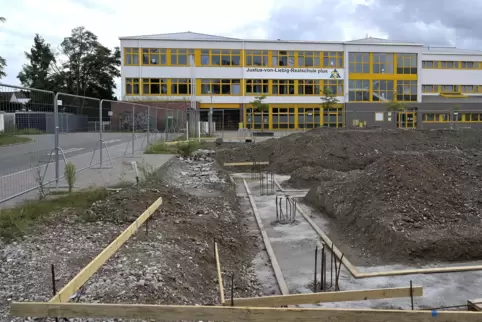 Mit der Erweiterung der Maxdorfer Justus-von-Liebig Realschule plus bis voraussichtlich Herbst 2022 werden 13 zusätzliche KIasse