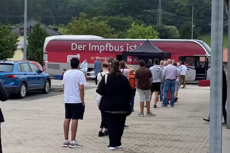 Hütschenhausen, Otterbach und Landstuhl fährt der Impfbus an. 