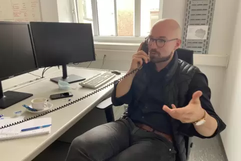 Am Telefon für die RHEINPFALZ-Leser: CDU-Kandidat Florian Bilic.