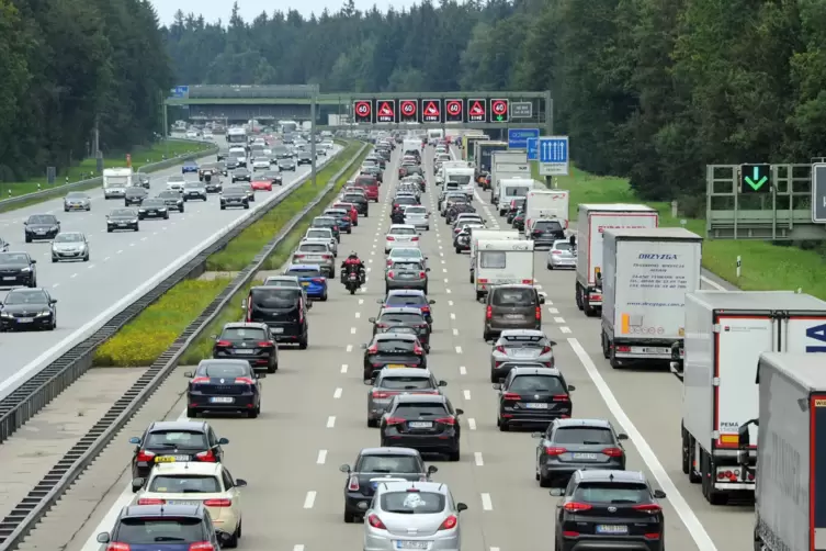 Nach Schätzungen des ADAC summierten sich die Staus auf Deutschlands Autobahnen im Juli und August auf eine Gesamtlänge von 244.