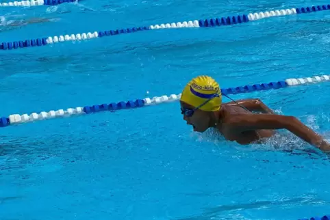 Sechs Goldmedaillen gewann er beim Bühler Spätsommerschwimmen: Charles Escobar (Aquakids). 