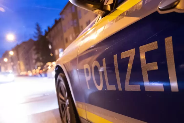 Der bewaffnete Überfall ereignete sich kurz nach 5 Uhr in Mundenheim. 