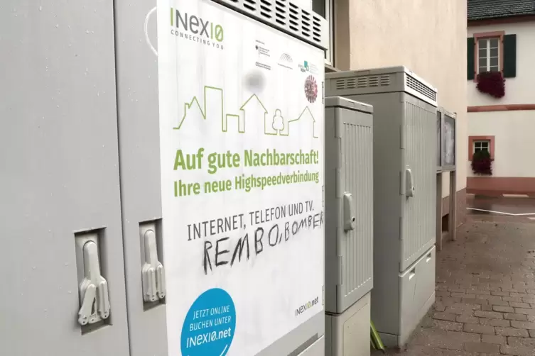Ein Verteilerkarten gegenüber der Frimarhalle in Freimersheim. Die Technik für schnelleres Internet gibt es im Ort seit 2012.
