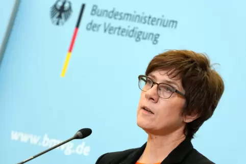 Annegret Kramp-Karrenbauer (CDU), Bundesministerin der Verteidigung, 