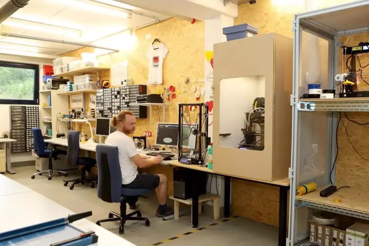 Der Makerspace ist mit viel Technik ausgestattet, darunter auch 3D-Drucker. 