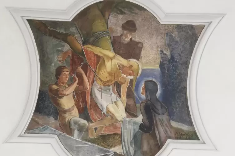Die neobarocken Deckengem&auml;lde von Hans Baierlein mussten in einem aufwendigen Verfahren abgenommen und anschlie&szlig;end wieder neu a