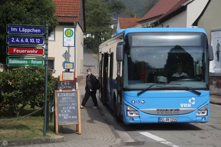 Da kommt der Bus in Eßweiler an.
