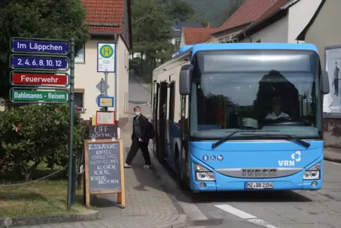 Da kommt der Bus in Eßweiler an.