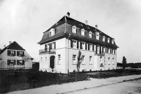 Das alte Dienstgebäude der Stadtwerke von 1925 in der Neustadter Schlachthofstraße. 