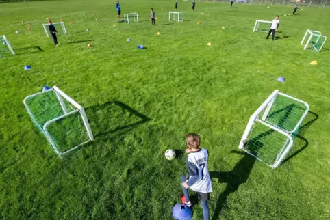 Training im Nachwuchsfußball. 