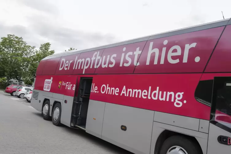  Mit den Impfbussen bietet das Land Rheinland-Pfalz Corona-Impfungen ohne vorherige Anmeldung an.