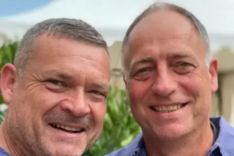 Mario Weil (links) und Steffen Laske betreiben in Neustadt derzeit „Mörschel’s Woihaisel“.