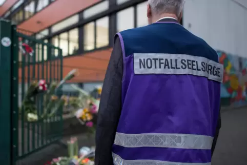 Notfallseelsorger müssen sich regelmäßig fortbilden.