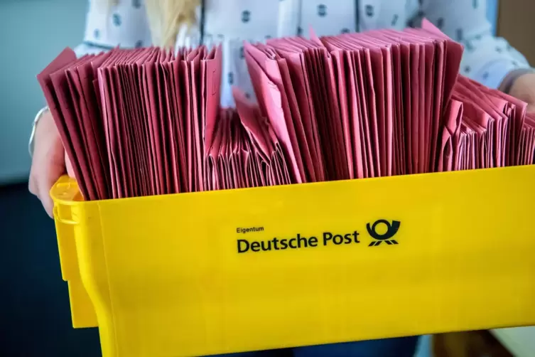 Erst war ein privater Zusteller tätig, dann die Deutsche Post: Bürger beklagen, die Briefwahlunterlagen hätten reichlich Verzöge