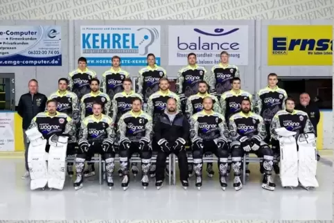 Mit diesem Kader geht der EHC Zweibrücken die neue Saison in der Eishockey-Regionalliga Südwest an (vorne von links): Steven Teu